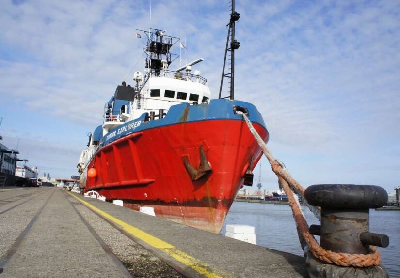 sea-coast-boat-air-ship-transport-1134726-pxhere.com